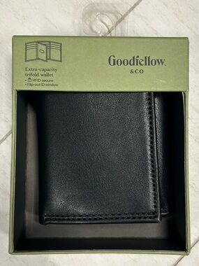 GOODFELLOW & Co Extra Capacity Tri-Fold Black Wallet NWT NIP